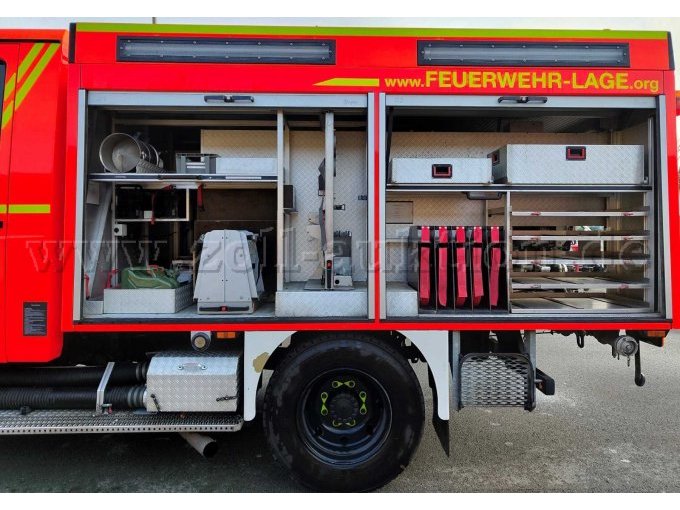 Ansicht Geräteräume Fahrerseite