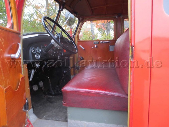 TLF 15 Fahrerhaus innen