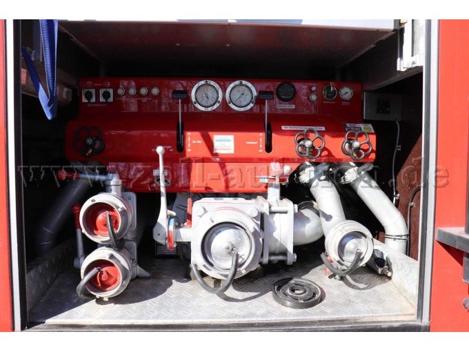 Geräteraum Heck geöffnet