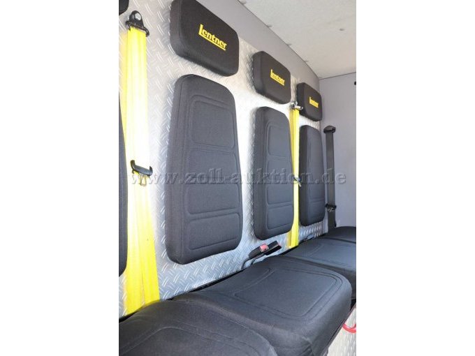 Sitzbank Innenraum in Fahrtrichtung