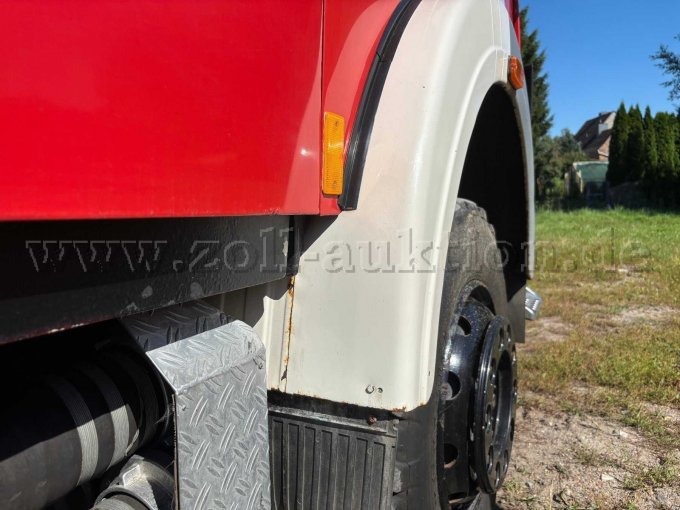 Kotflügel Beifahrerseite mit Roststelle