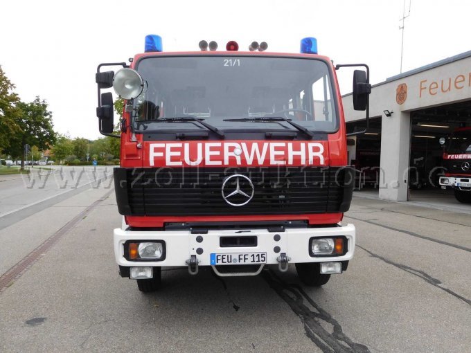 1 tankbluswagen TLF 16/25 van Mercedes-Benz, opgebouwd door Ziegler – foto 3 – kavel bij Zoll-Auktion, Feuchtwangen