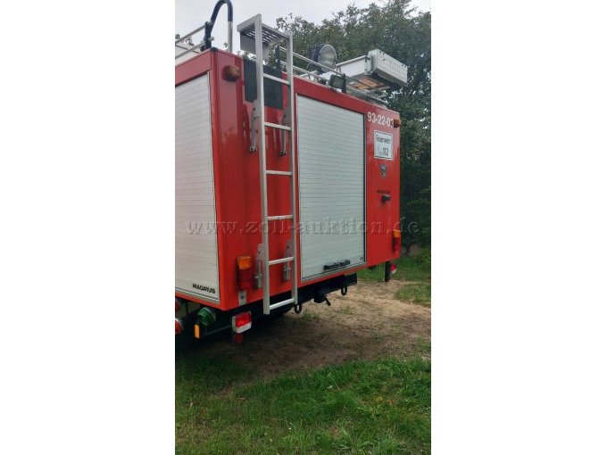 1 bluswagen met watertank (TLF 16/25) type 120-23AW van de fabrikant Iveco-Magirus – foto 2 – kavel bij Zoll-Auktion, Utersum