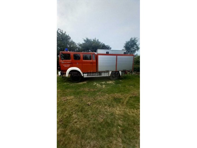 1 bluswagen met watertank (TLF 16/25) type 120-23AW van de fabrikant Iveco-Magirus – foto 10 – kavel bij Zoll-Auktion, Utersum