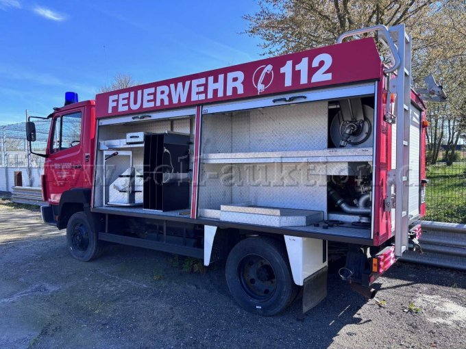 1 Tanklöschfahrzeug TLF 8/18 Mercedes Benz mit Schlingmann Aufbau –lange Standzeit – foto 7 – kavel bij Zoll-Auktion, Bruchhausen-Vilsen