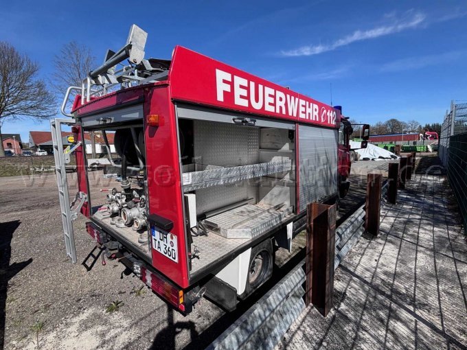 1 Tanklöschfahrzeug TLF 8/18 Mercedes Benz mit Schlingmann Aufbau –lange Standzeit – foto 2 – kavel bij Zoll-Auktion, Bruchhausen-Vilsen