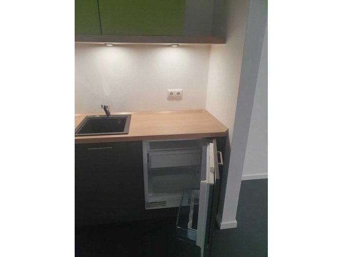 BOSCH Unterbau Kühlschrank mit Gefrierfach, 82x60cm, Serie 6, mit LED beleuchtet, 2 Abstellflächen, 2Multiboxen, 1 Gefrierfach mit Klappe