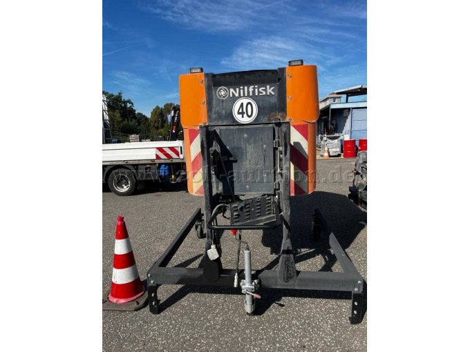 1 "Teileträger" für Kehrmaschine Nilfisk, City Ranger 3570 – foto 9 – kavel bij Zoll-Auktion, Groß-Umstadt