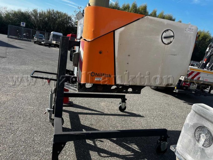 1 "Teileträger" für Kehrmaschine Nilfisk, City Ranger 3570 – foto 8 – kavel bij Zoll-Auktion, Groß-Umstadt