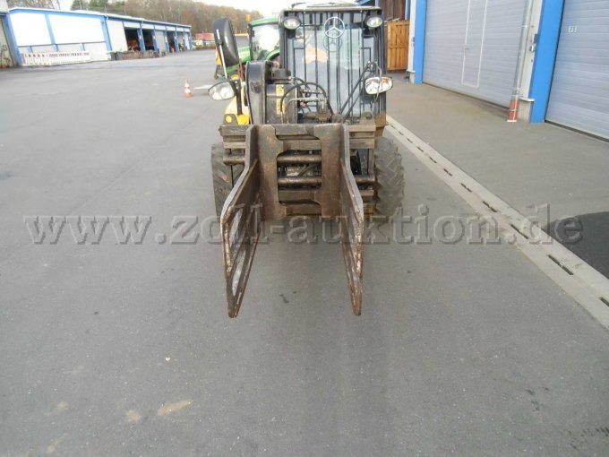 Ballenklammer geschlossen am JCB 515-40 TH