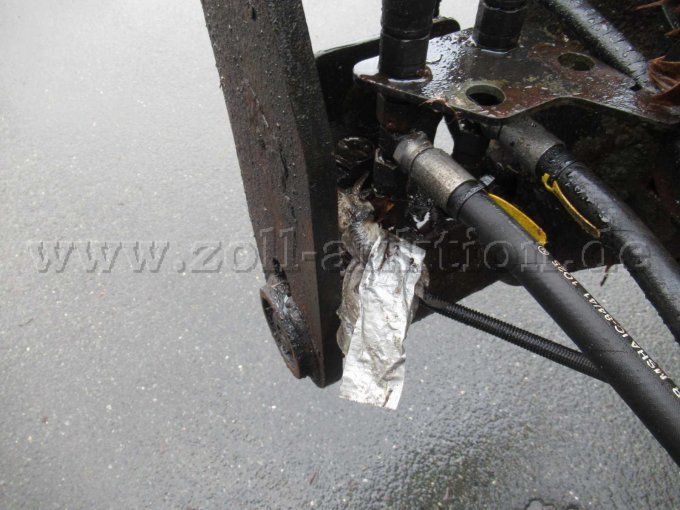 Hydraulikanschlüsse vorne defekt