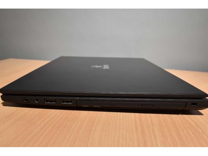 Terra Mobile 1516 – Notebook – 39,6 cm (15.6")
Ansicht von der Seite