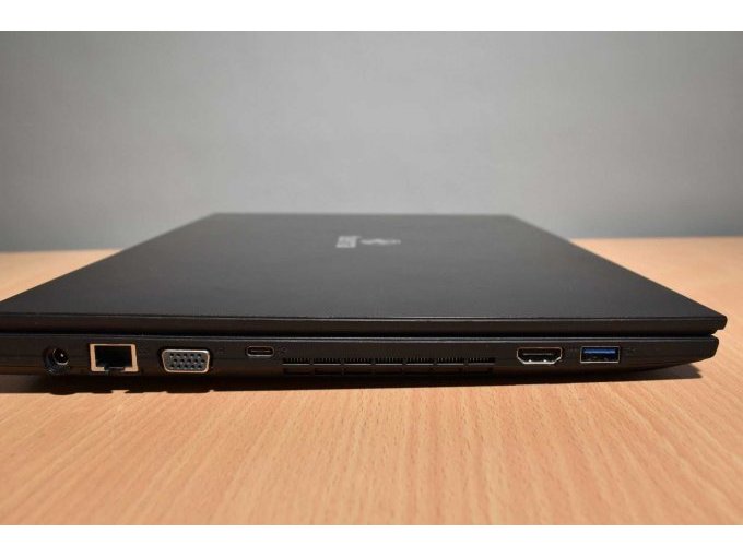 Terra Mobile 1516 – Notebook – 39,6 cm (15.6")
Ansicht von der Seite