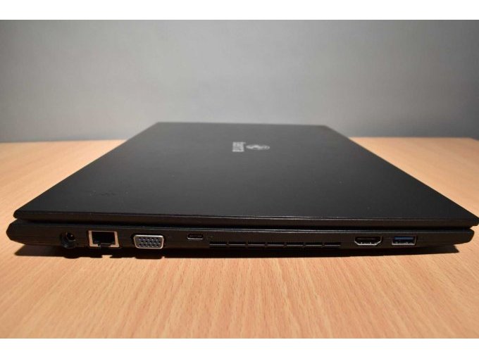 Terra Mobile 1516 – Notebook – 39,6 cm (15.6")
Ansicht von der Seite