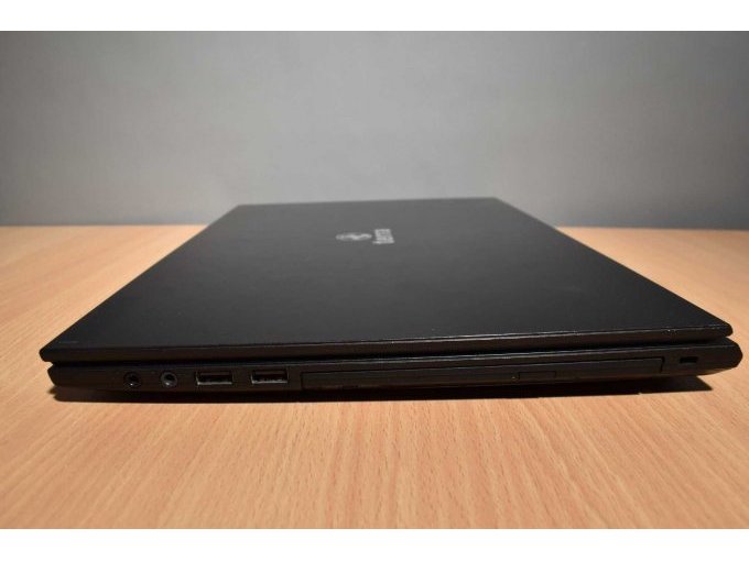 Terra Mobile 1516 – Notebook – 39,6 cm (15.6")
Ansicht von der Seite