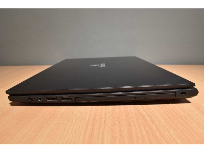 Terra Mobile 1516 – Notebook – 39,6 cm (15.6")
Ansicht von der Seite