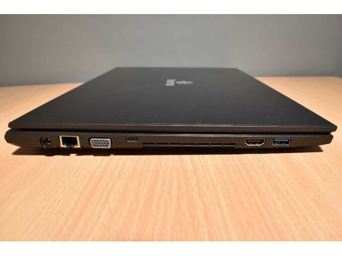 Terra Mobile 1516 – Notebook – 39,6 cm (15.6")
Ansicht von der Seite