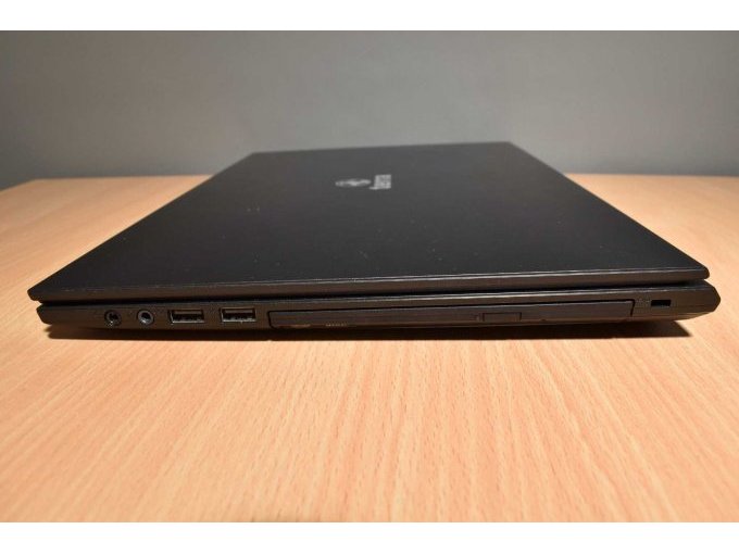 Terra Mobile 1516 – Notebook – 39,6 cm (15.6")
Ansicht von der Seite