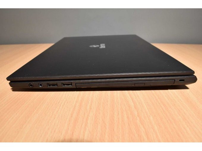 Terra Mobile 1516 – Notebook – 39,6 cm (15.6")
Ansicht von der Seite