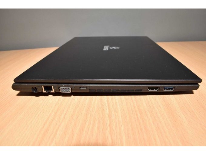 Terra Mobile 1516 – Notebook – 39,6 cm (15.6")
Ansicht von der Seite