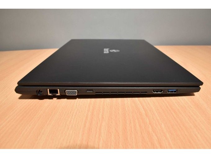 Terra Mobile 1516 – Notebook – 39,6 cm (15.6")
Ansicht von der Seite