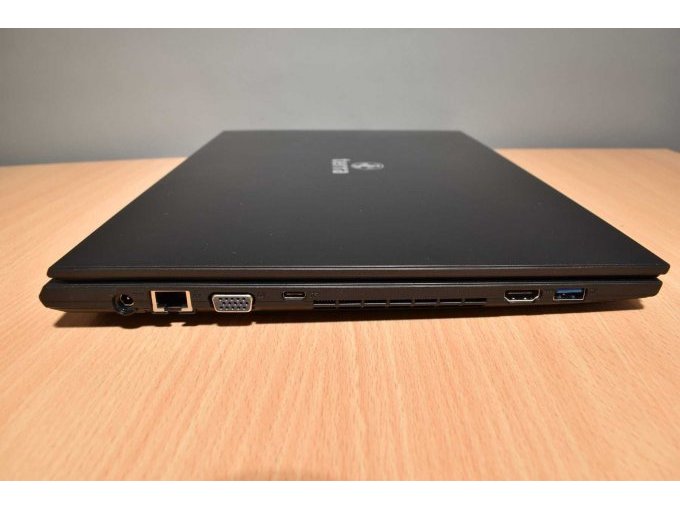 Terra Mobile 1516 – Notebook – 39,6 cm (15.6")
Ansicht von der Seite