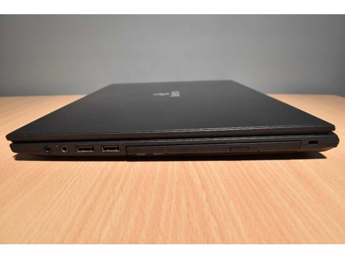 Terra Mobile 1516 – Notebook – 39,6 cm (15.6")
Ansicht von der Seite