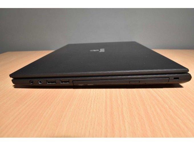 Terra Mobile 1516 – Notebook – 39,6 cm (15.6")
Ansicht von der Seite