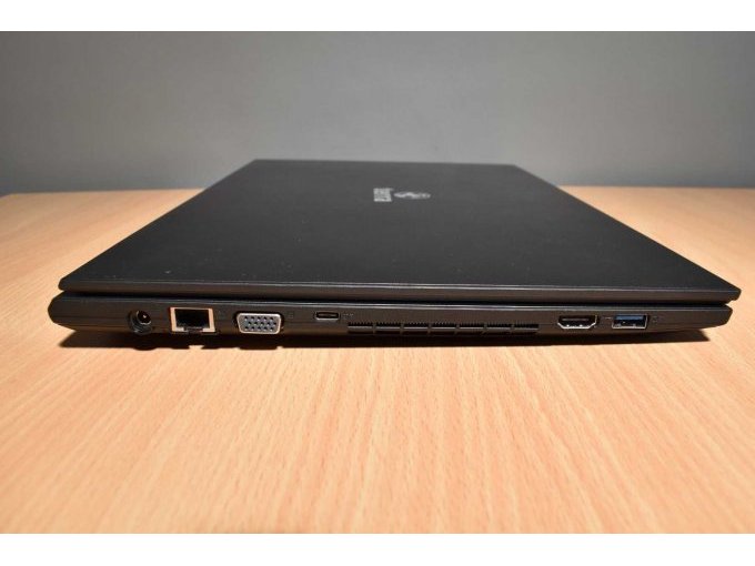 Terra Mobile 1516 – Notebook – 39,6 cm (15.6")
Ansicht von der Seite