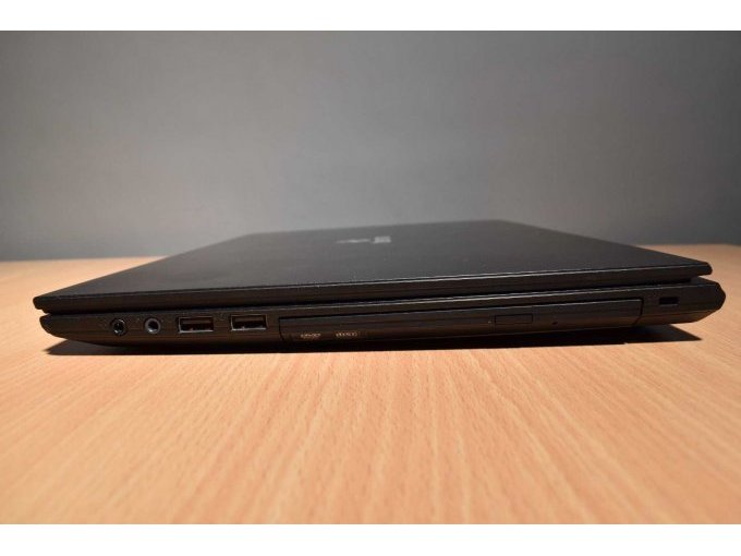 Terra Mobile 1516 – Notebook – 39,6 cm (15.6")
Ansicht von der Seite