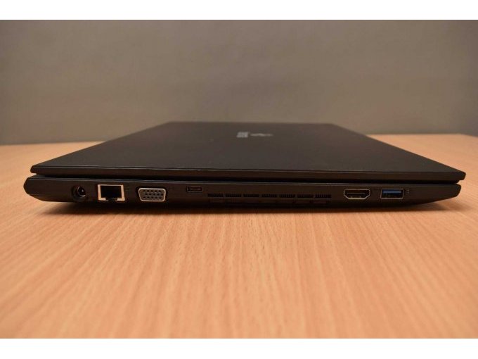 Terra Mobile 1516 – Notebook – 39,6 cm (15.6")
Ansicht von der Seite