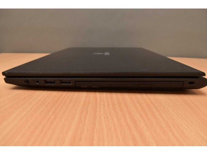 Terra Mobile 1516 – Notebook – 39,6 cm (15.6")
Ansicht von der Seite