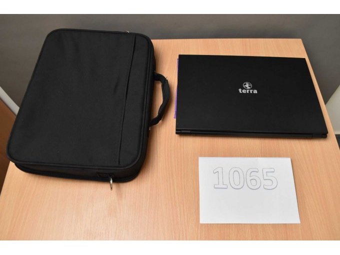 1 Terra Mobile 1516 – laptop – 39,6 cm (15,6") – foto 2 – kavel bij Zoll-Auktion, Lage