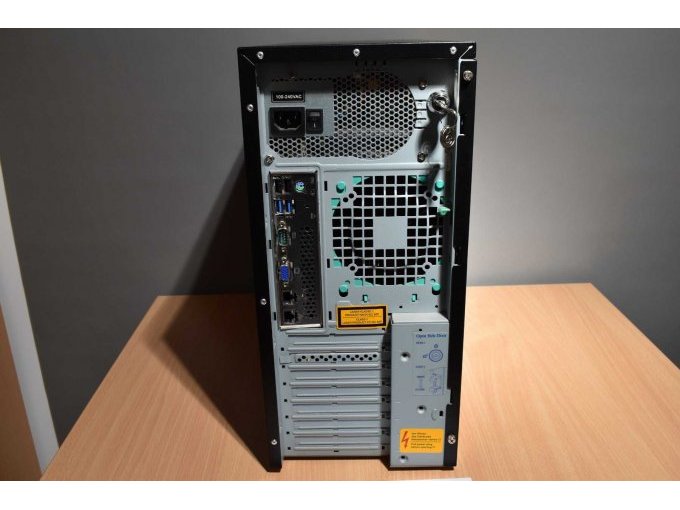 Terra Server 1030 G3
Ansicht von hinten