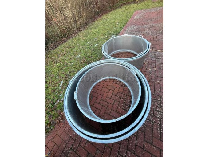 5 Blechrohe unterschiedler Größe