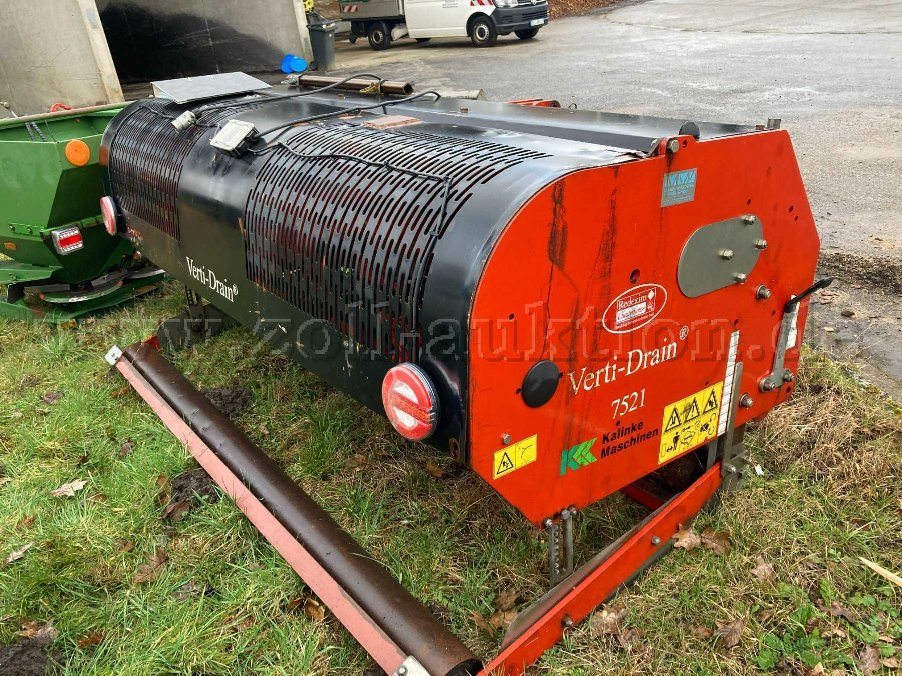 Verti-Drain 7521
Heck und rechte Seite