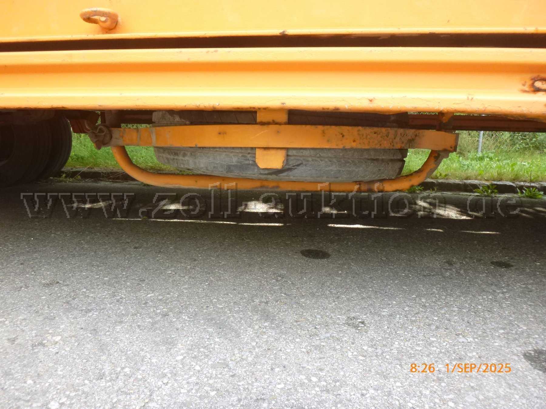 Ersatzrad mit Halterung