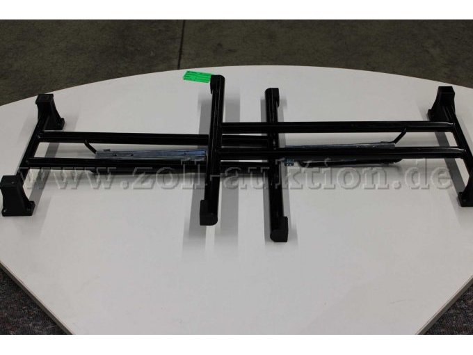 Tischbeine zugeklappt