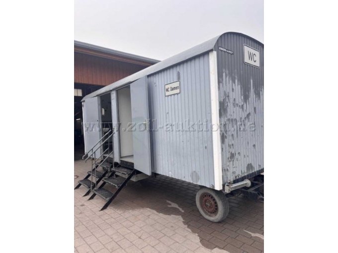 Toilettenwagen Eingang Seite Damen