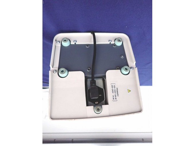 Blick auf die Unterseite des Standfußes