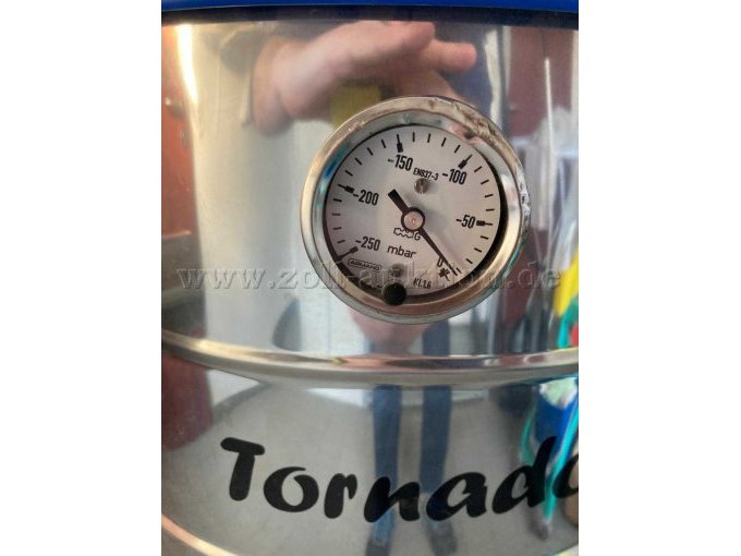Barometer an dem Gerät zum messen des Unterdrucks