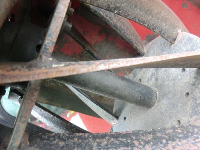 Toro Reelmaster 4240-D Spindel
