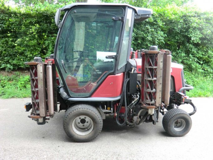 Toro Reelmaster 4240-D Seitenansicht