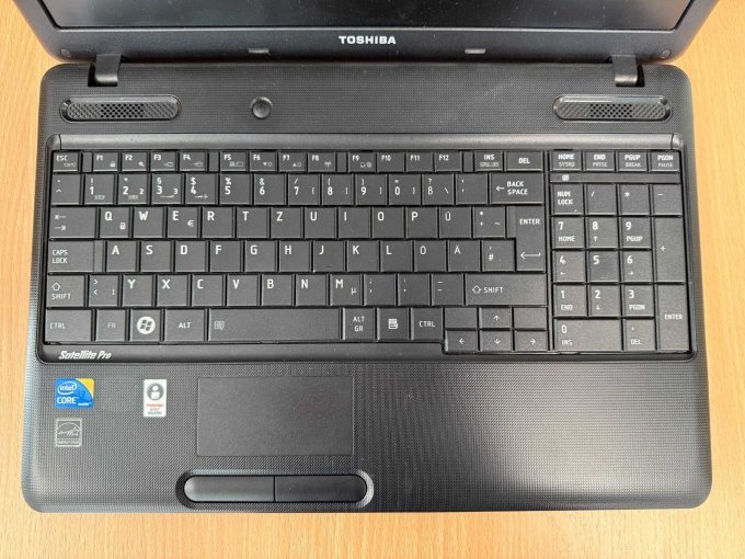 Toshiba Satellite Pro C660-1J3 15,4 Zoll (39,12 cm)
Tastatur von oben