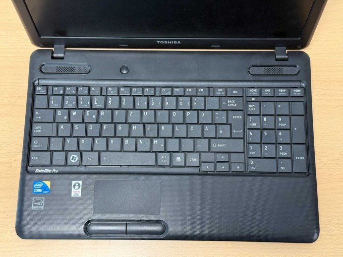 : Toshiba Satellite Pro C660-1J3 15,4 Zoll (39,12 cm)
geöffnet
Ansicht Tastatur von oben