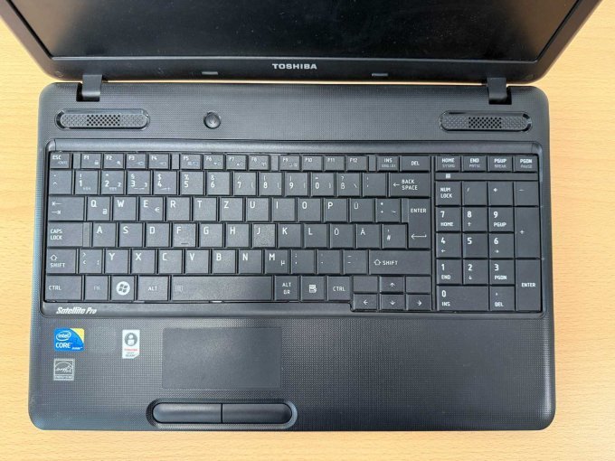 Toshiba Satellite Pro C660-1J3 15,4 Zoll (39,12 cm)
Ansicht der Tastatur von oben