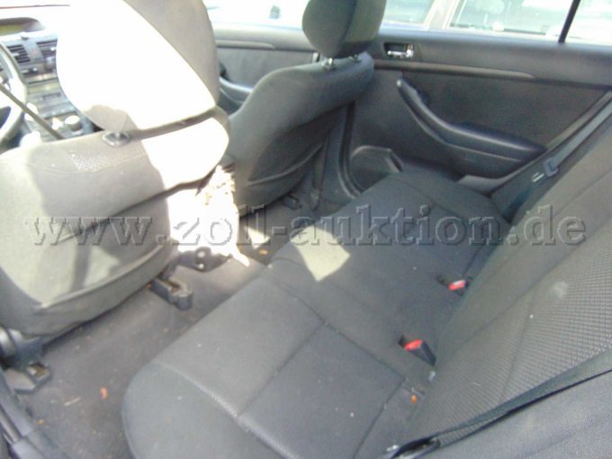 1 Toyota Avensis 2,2 D-CAT – foto 11 – kavel bij Zoll-Auktion, Siegen