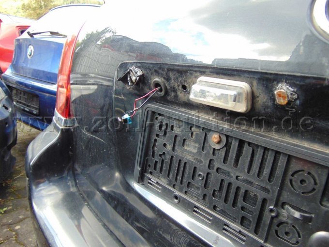 1 Toyota Avensis 2,2 D-CAT – foto 7 – kavel bij Zoll-Auktion, Siegen
