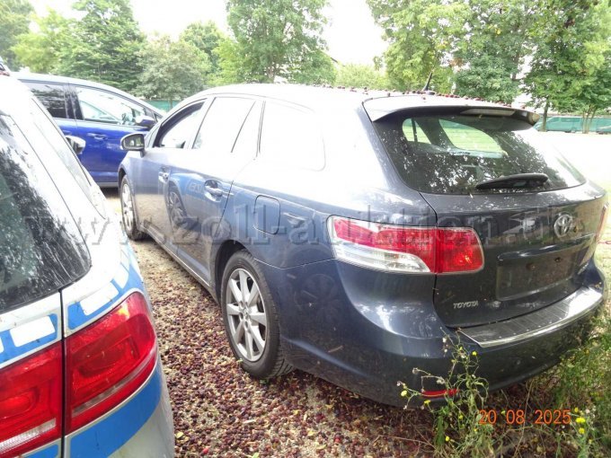 seitlich links hinten