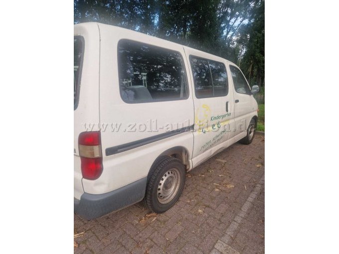 Toyota Kleinbus 8-Sitzer